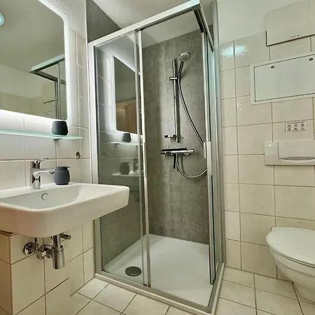 Stylische Mit Balkon Und Wlan Im Seepark Lejlighed Sellin (Rugen)